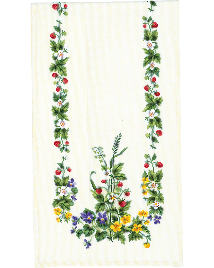 Strawberry Table Runner, Eva Rosenstand