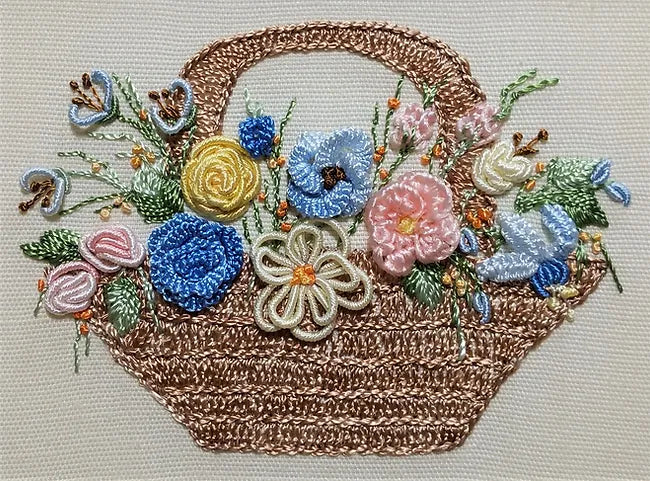 Country Basket with White fabric 1032, EdMar