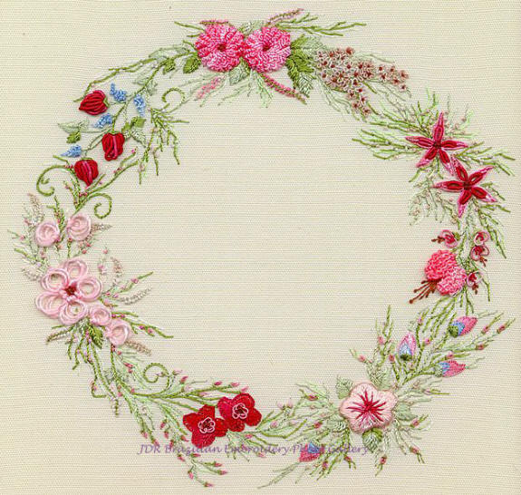 1039 Summer Wreath with cream cloth, EdMar